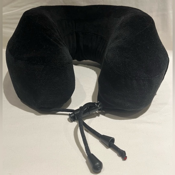 Cabeau Evolution Plus Memory Foam Travel Neck Pillow - Picture 3 of 8